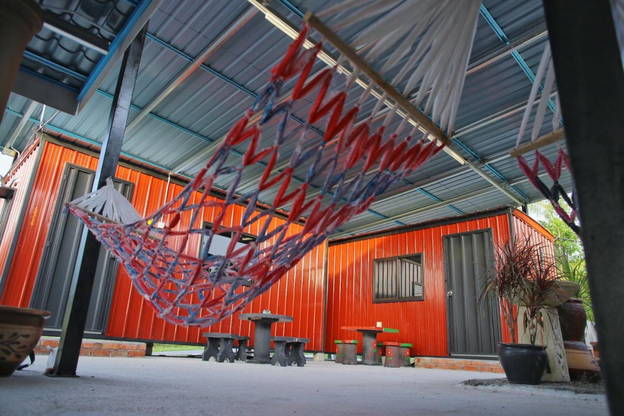 Padang Besar Red Cabin Homestay Bagian luar foto