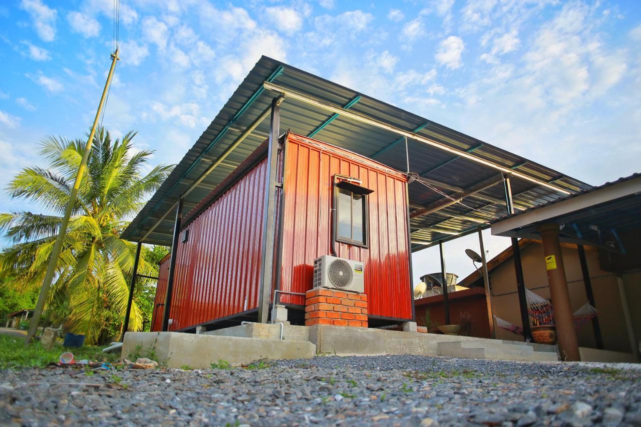 Padang Besar Red Cabin Homestay Bagian luar foto